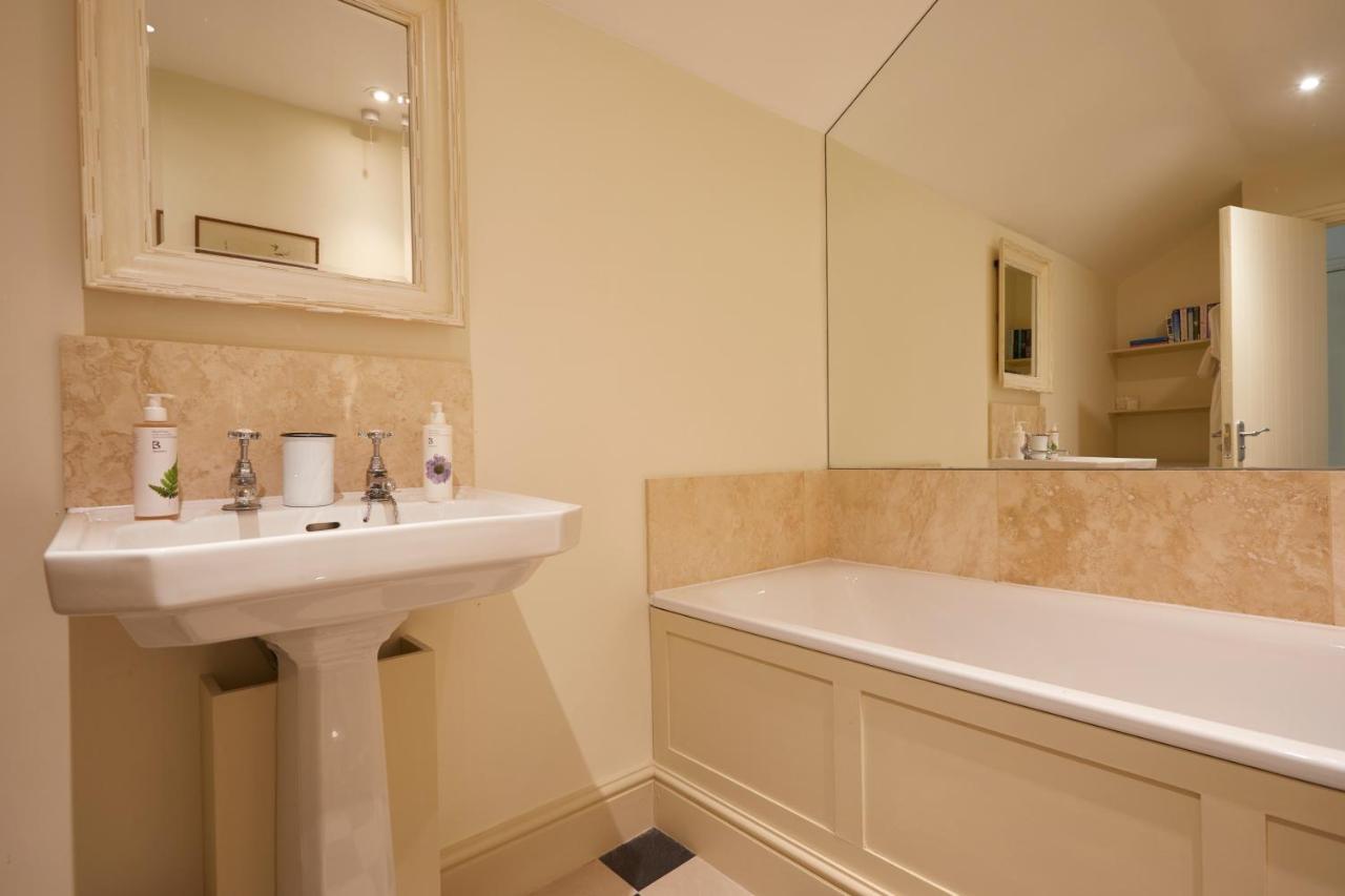 The Kingham Plough Hotel Ngoại thất bức ảnh